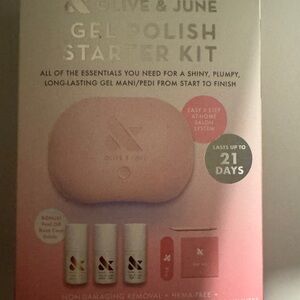 Olive & JuneGel Polish Starter Kit -+ 2 full size gel polishes and gel remover